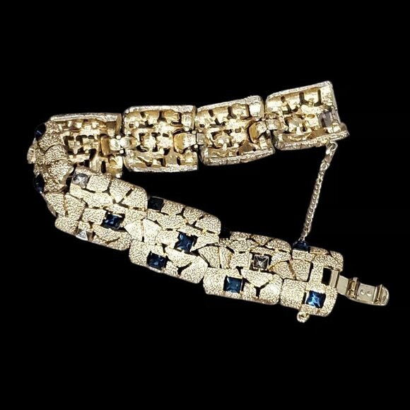 Vintage Trifari Rhinestone Bracelet Blue & Clear Glass Wide Gold Tone 7 1/4" - Picture 12 of 12